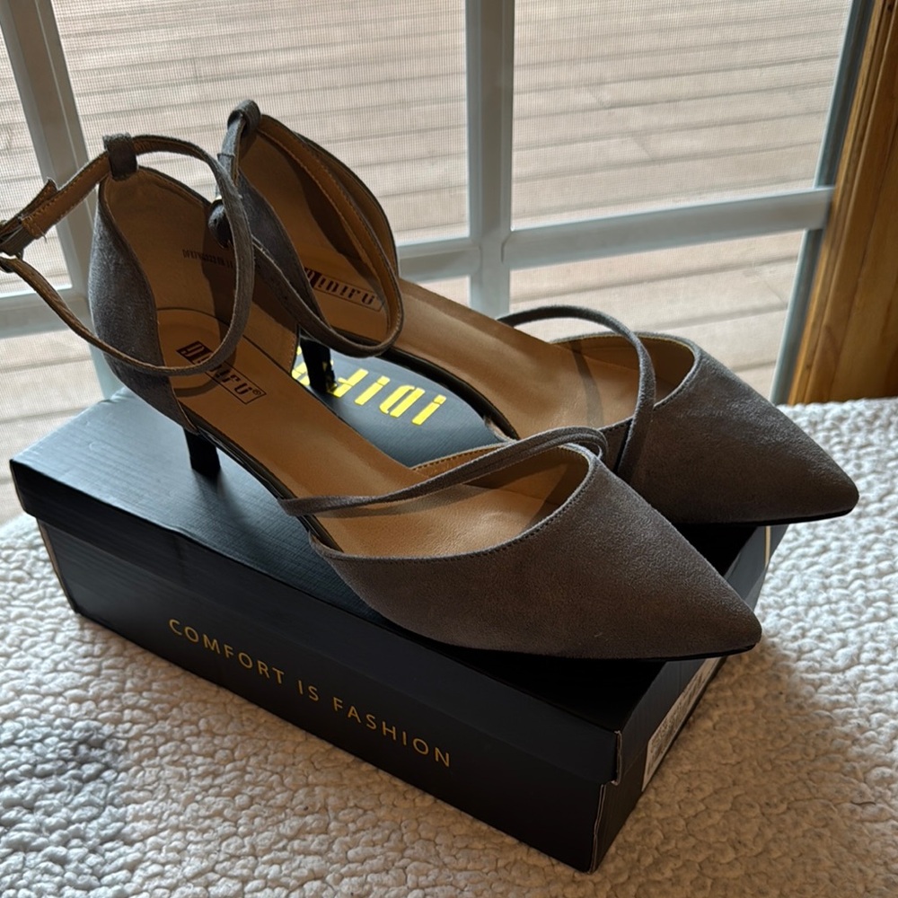 IDIFU Gray Ankle Strap Heels